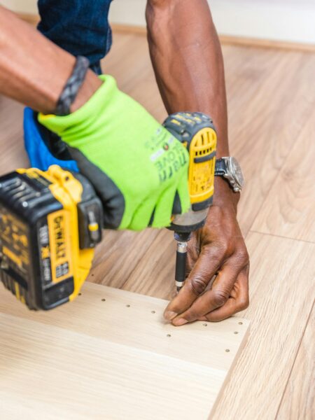 Homeowner asking flooring contractor questions in Orange City FL
